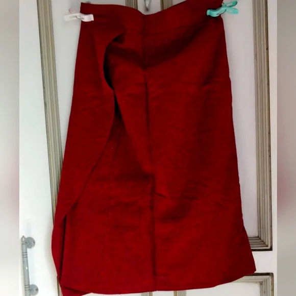 Maroon skirt - Picture 1 of 1